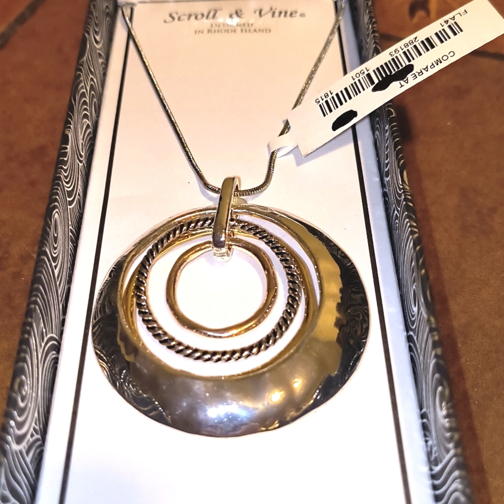 Scroll & Vine Silver/Gold Adjustable Necklace w/Circular Style Pendant NEW